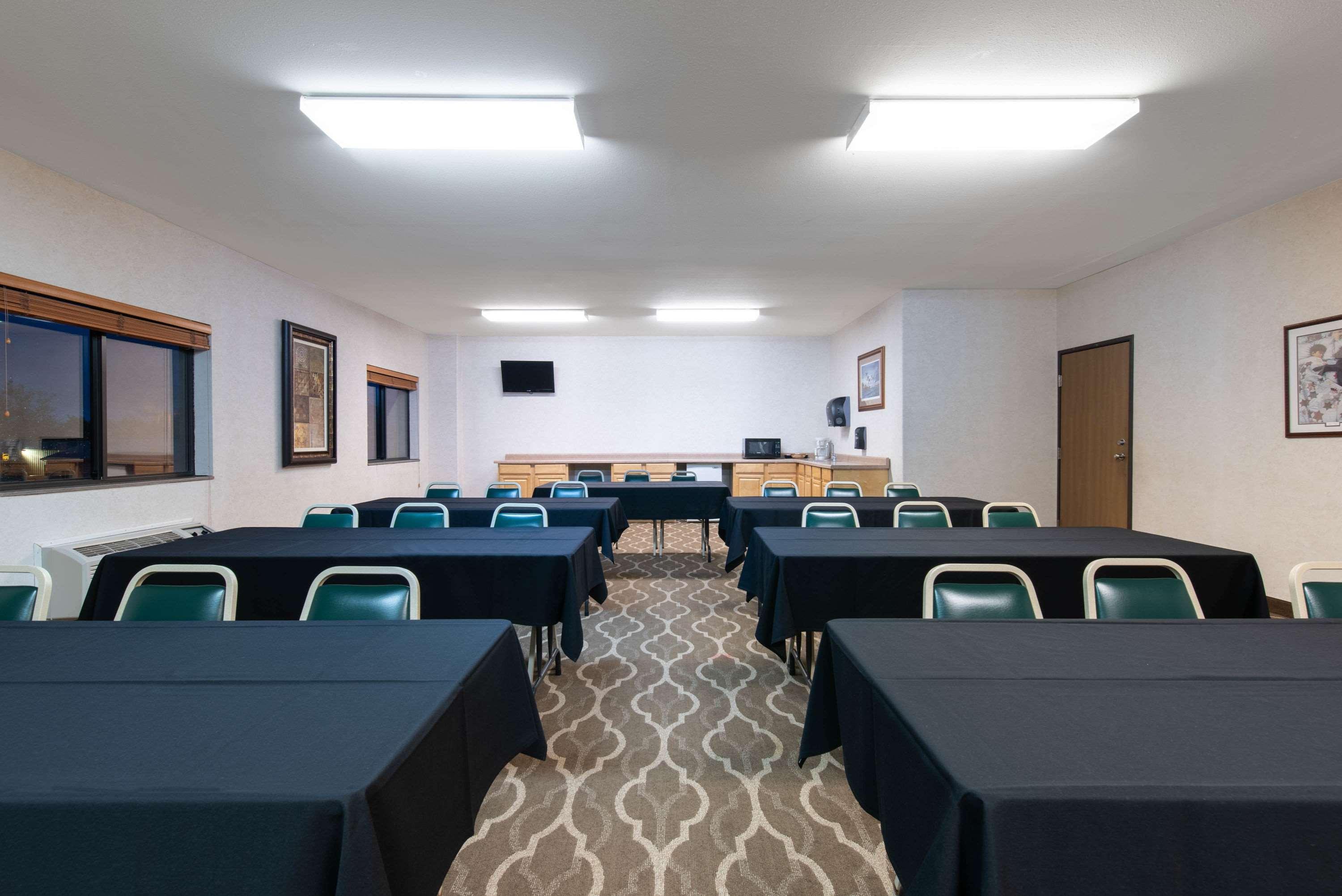 Days Inn By Wyndham Mitchell Sd Экстерьер фото